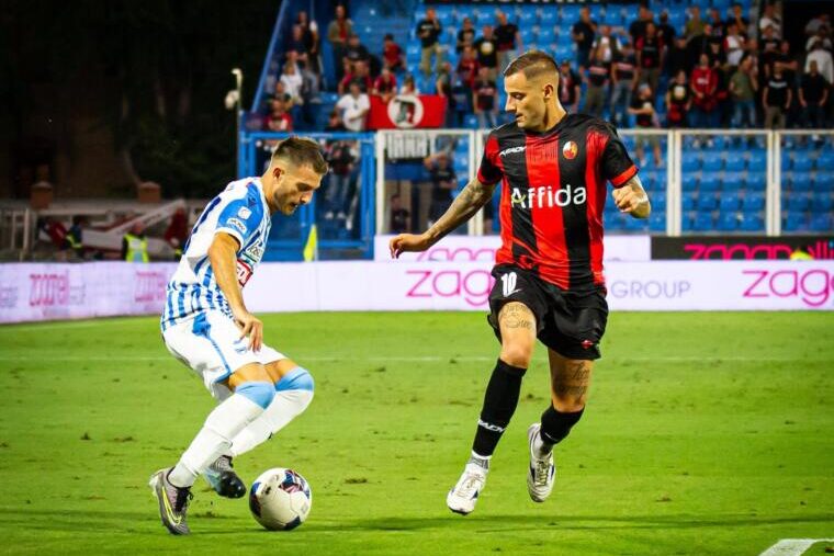 Il numero 10 rossonero Fedato in azione durante SPAL-Lucchese | Foto Nicolò Farina
