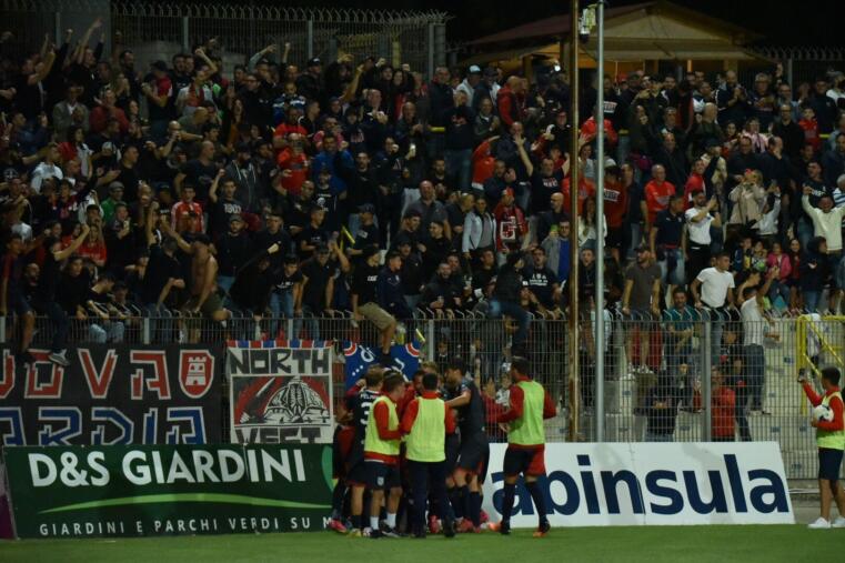 Esultanza Torres al gol di Sanat | Foto Alessandro Sanna