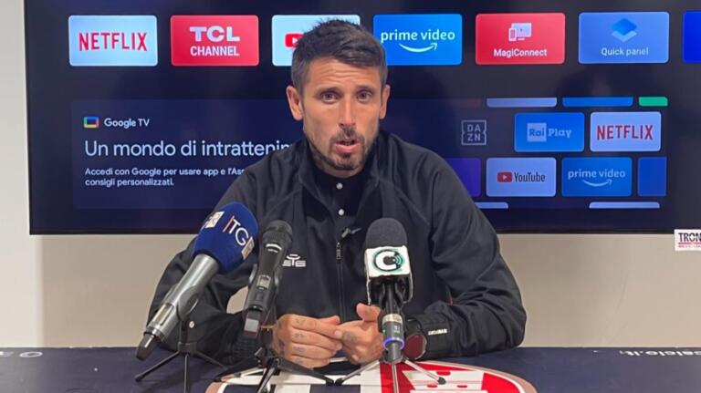 Il tecnico dell'Olbia Leandro Greco