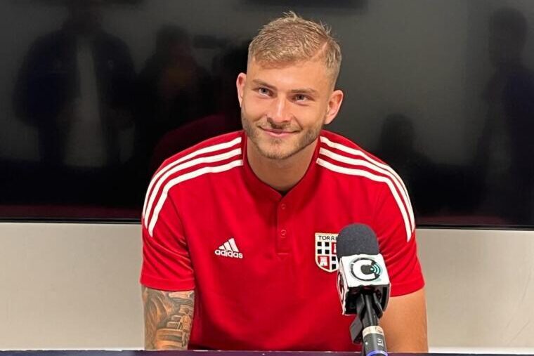 Il giocatore della Torres Simone Menabò