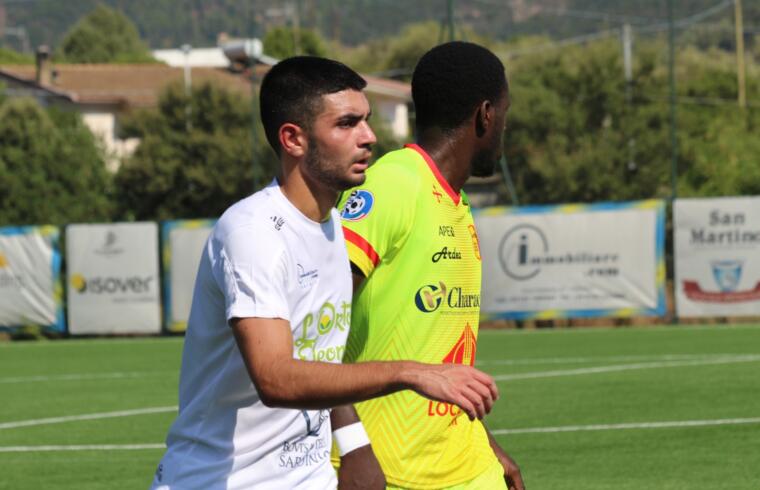 Tommaso Cabiddu durante la gara con l'Atletico Uri | Foto Costa Orientale Sarda