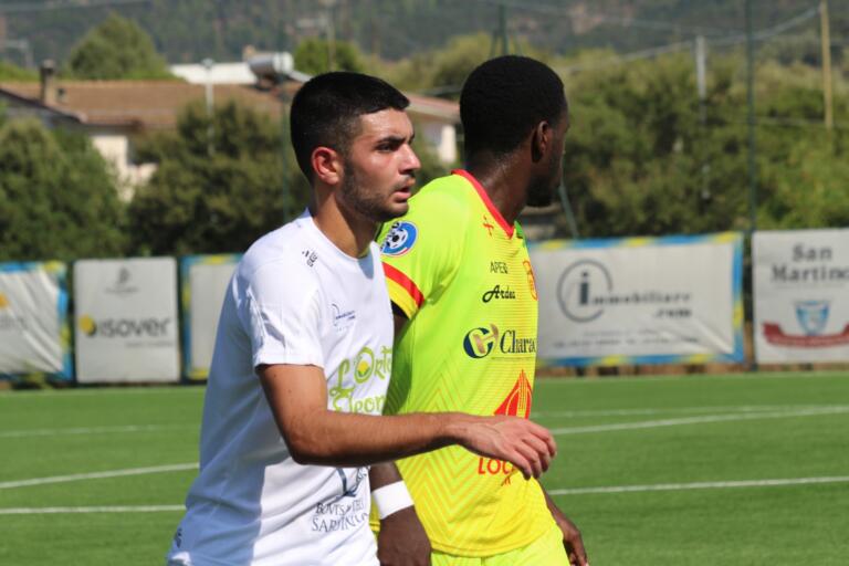 Tommaso Cabiddu durante la gara con l'Atletico Uri | Foto Costa Orientale Sarda