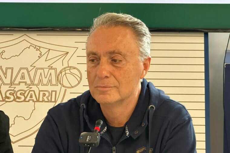 Il coach della Dinamo Sassari Piero Bucchi