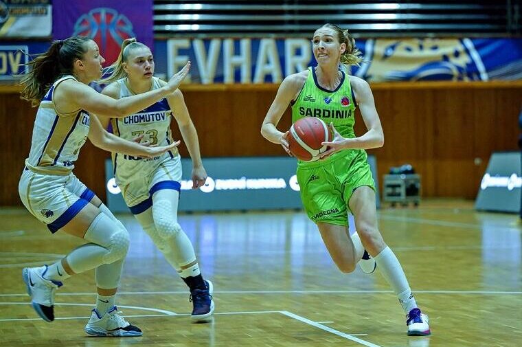 Ivana Raca durante la sfida contro il Chomutov | Foto FIBA