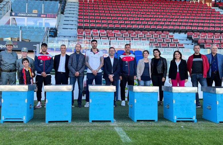 L'evento svolto alla Domus tra il Cagliari, Legambiente e gli apicoltori del Montiferru