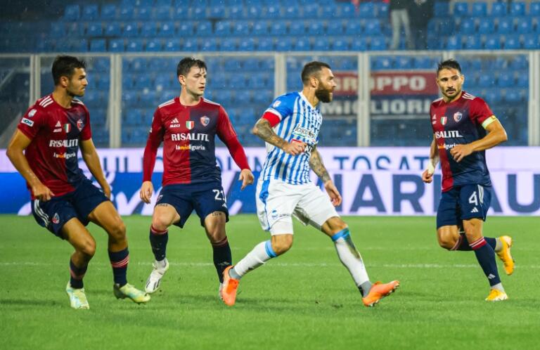 Il Sestri Levante in campo a Ferrara | Foto Nicolò Farina
