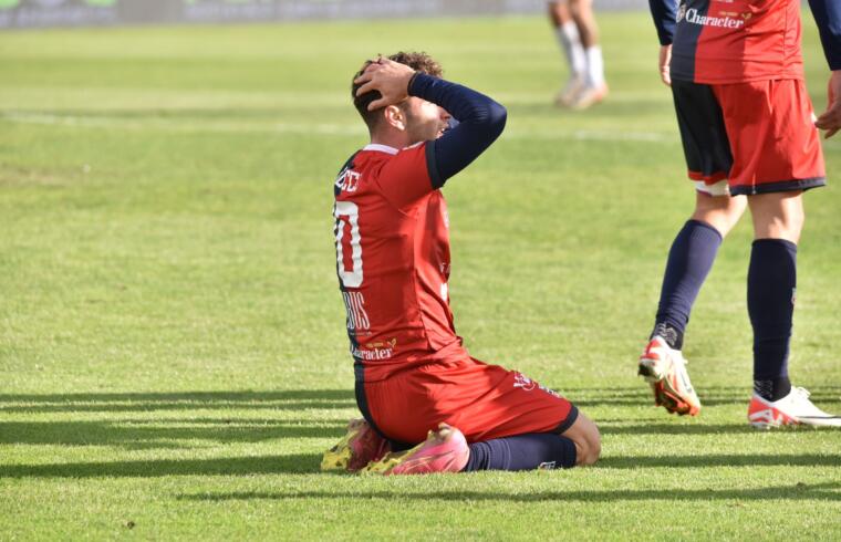 Francesco Ruocco, attaccante della Torres | Foto Alessandro Sanna