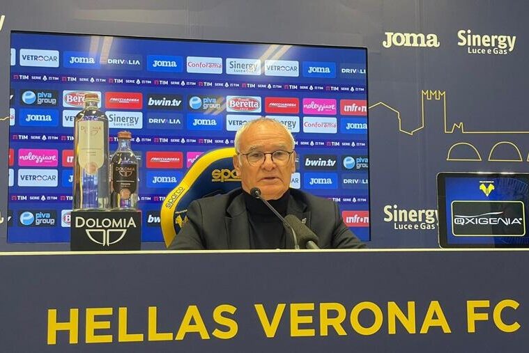 Claudio Ranieri nella sala stampa del Bentegodi