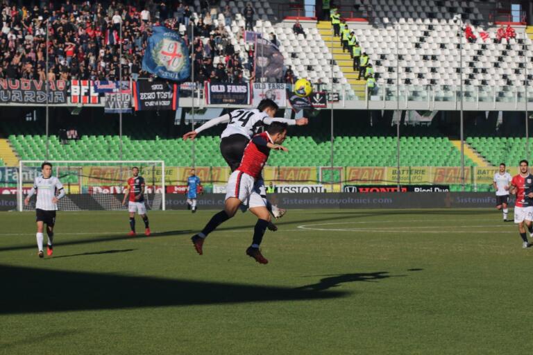 Un contrasto aereo durante Cesena-Torres allo stadio Manuzzi | Credit Cesena Calcio