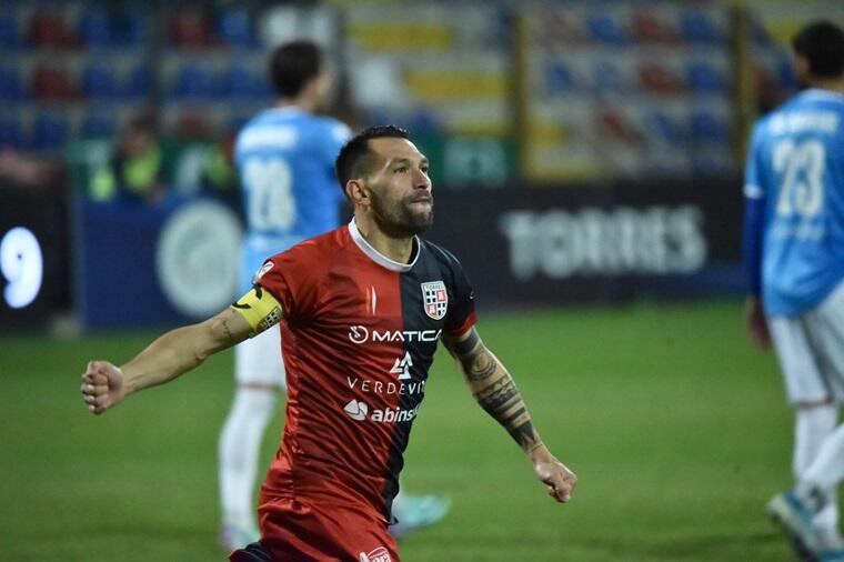 Scotto esulta dopo il gol realizzato al Pineto | Foto Alessandro Sanna