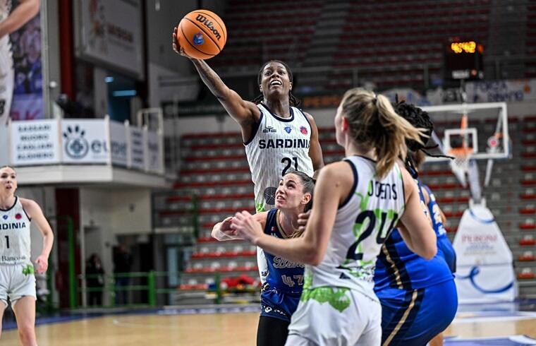 Mya Hollingshed Dinamo Women Foto Luigi Canu