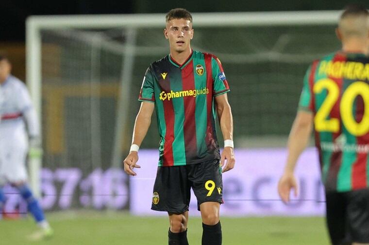 Antonio Raimondo con la maglia della Ternana