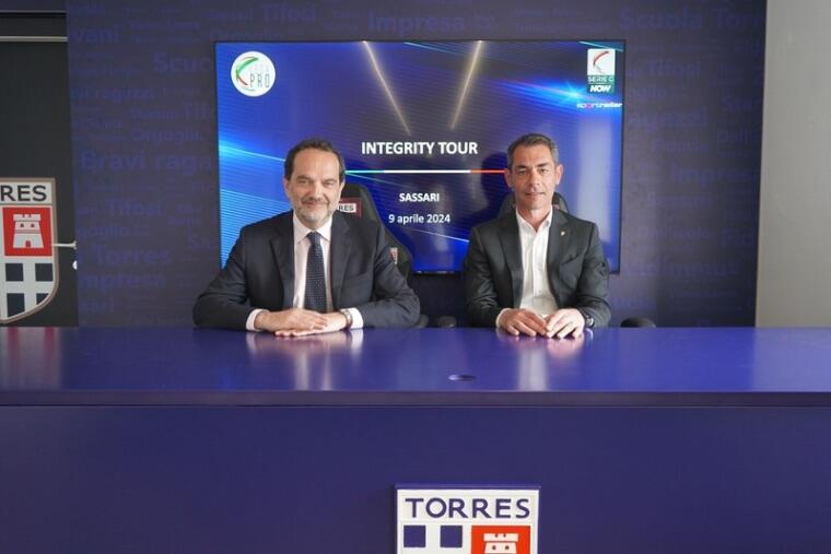 Il presidente della Lega Pro Matteo Marani e il presidente della Torres Stefano Udassi | Foto Ufficio Stampa Torres
