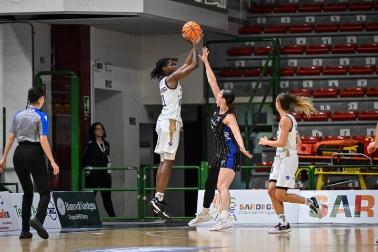 Mya Hollingshed, giocatrice della Dinamo Women | Foto Luigi Canu