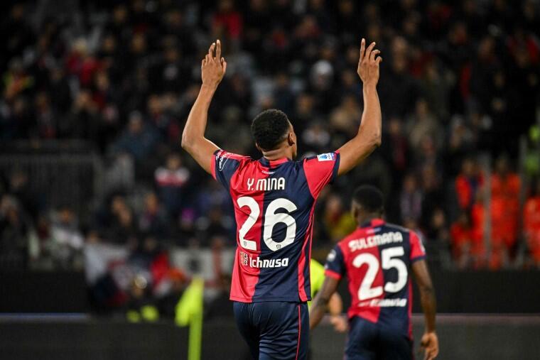 Yerry Mina esulta dopo il gol del 2-0 in Cagliari-Juventus | Foto Luigi Canu