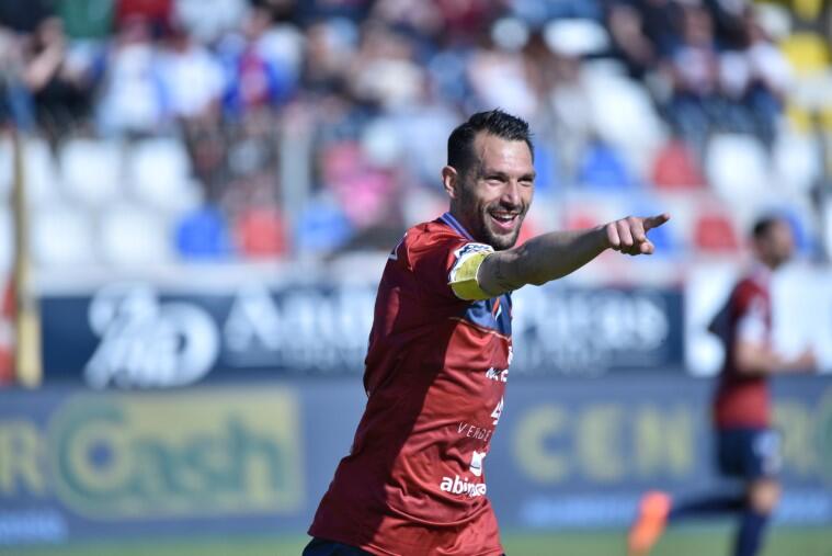 Luigi Scotto esulta dopo il gol in Torres-Cesena | Foto Alessandro Sanna