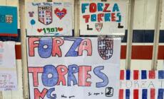 I cartelloni realizzati con i pastelli e i pennarelli da parte degli studenti di San donato e dell'Agro di Latte Dolce (centotrentuno)