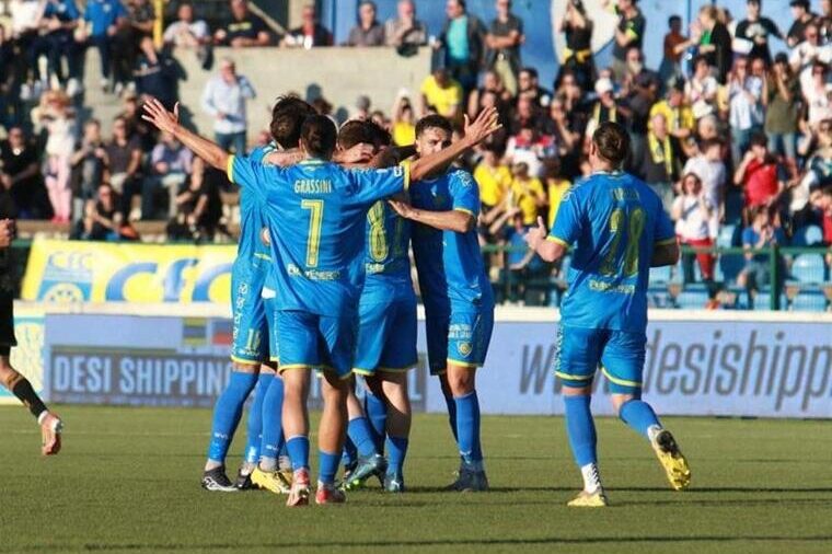 La Carrarese esulta dopo un gol in stagione | Foto Carrarese Calcio 1908