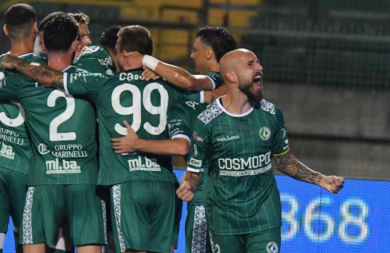 Un'esultanza dell'Avellino | Foto Facebook Lega Pro