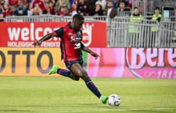 Zito Luvumbo durante Cagliari-Fiorentina | Foto Luigi Canu