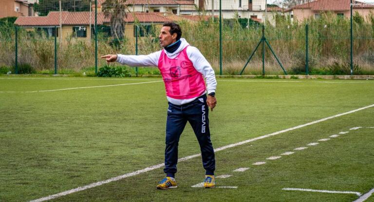Carlo Cotroneo, allenatore dell’Ilvamaddalena | Foto Facebook Ilvamaddalena