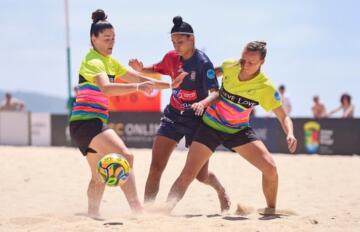 Uno scatto del match tra il Cagliari Beach Soccer e Fun and Learning | Foto US Cagliari Beach Soccer