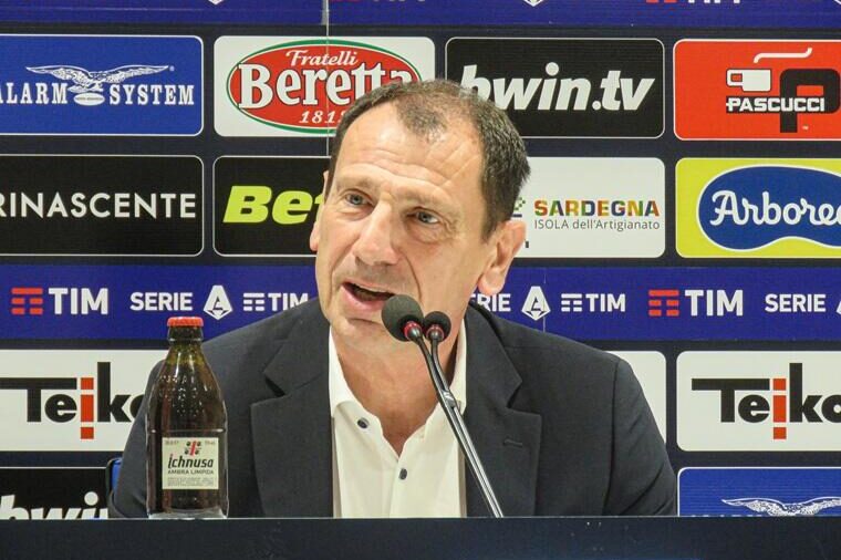 Il direttore sportivo del Cagliari Nereo Bonato in conferenza stampa