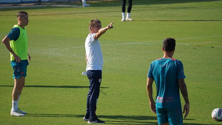 Davide-Nicola-Allenamento-Cagliari-Asseminello-17.07.2024-