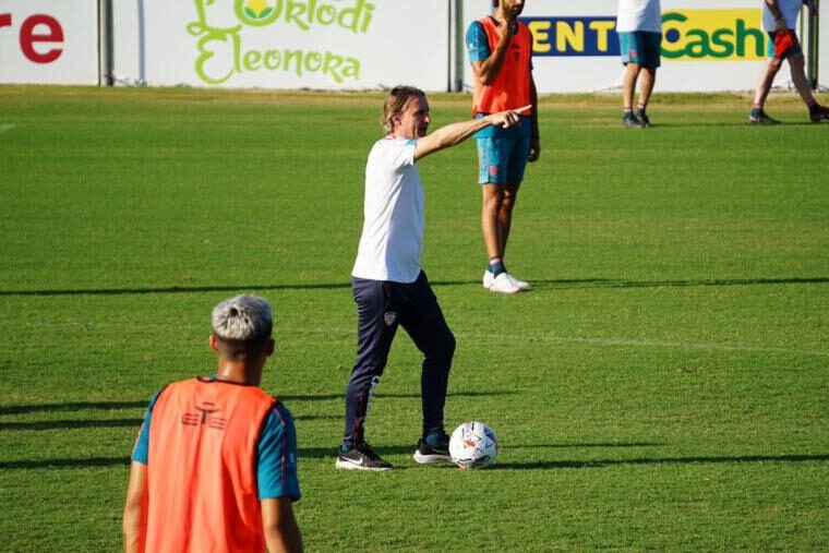 Davide Nicola durante un momento dell'allenamento | Foto Centotrentuno