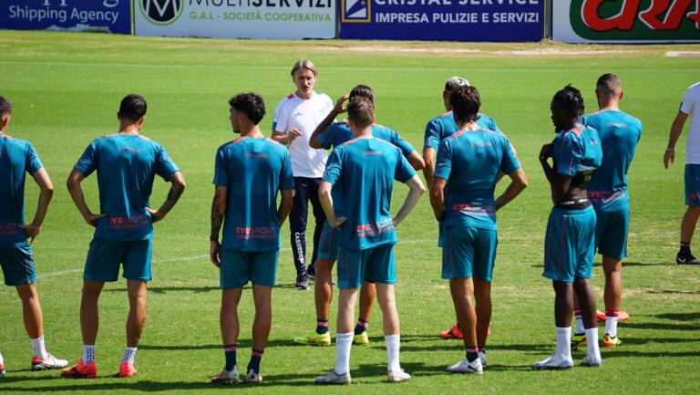 Uno scatto dell'allenamento del Cagliari agli ordini di Davide Nicola | Foto Centotrentuno