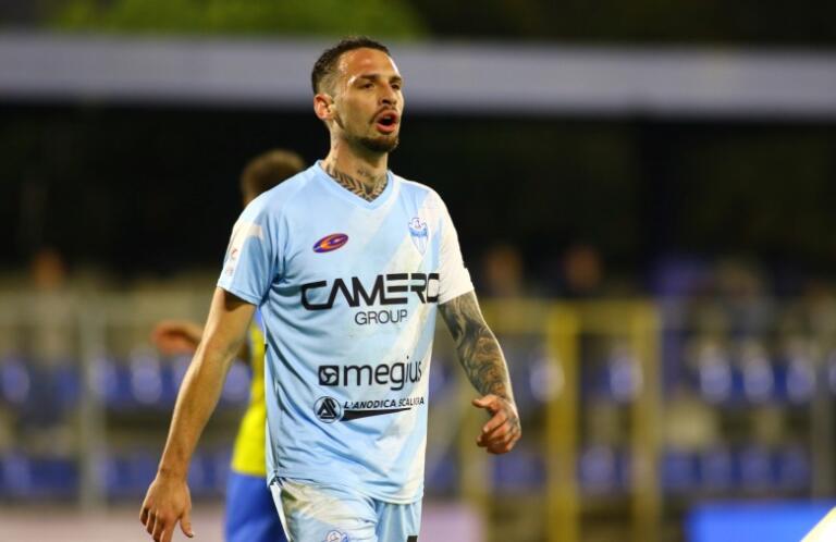 Zanandrea con la maglia del Legnago | Foto Facebook F.C. Legnago Salus