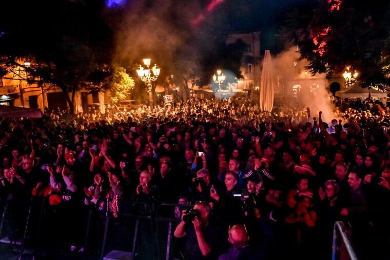 La presentazione della Torres in piazza Tola prima della stagione 2023/24 | Foto Torres