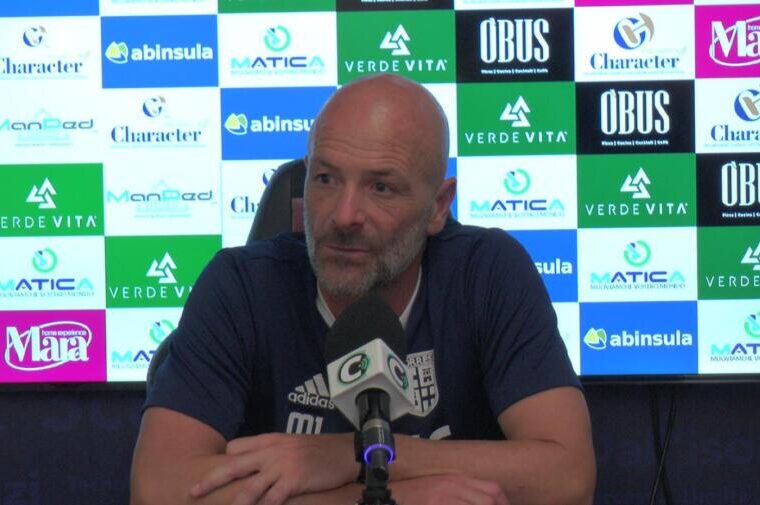 Alfonso Greco, allenatore della Torres in sala stampa