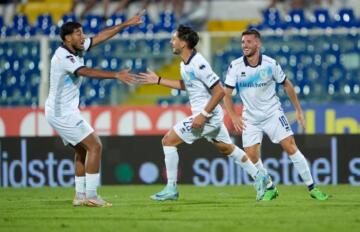 Un'esultanza del Pineto durante la sfida con il Pescara di Coppa Italia | Foto Facebook Pineto Calcio