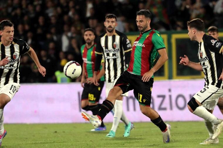 Alessio Curcio, ex Nuorese e Arzachena, in azione con la maglia della Ternana | Foto Facebook Ternana Calcio