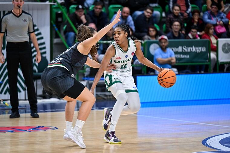 Sparkle Taylor durante Dinamo Sassari-. Zaglebie | Foto Luigi Canu