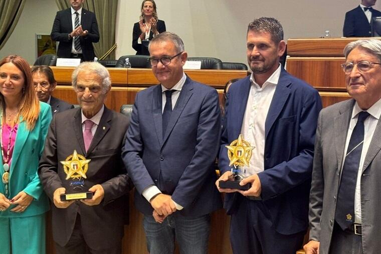 Cerimonia-Premio-Ansmes-Gigi-Riva