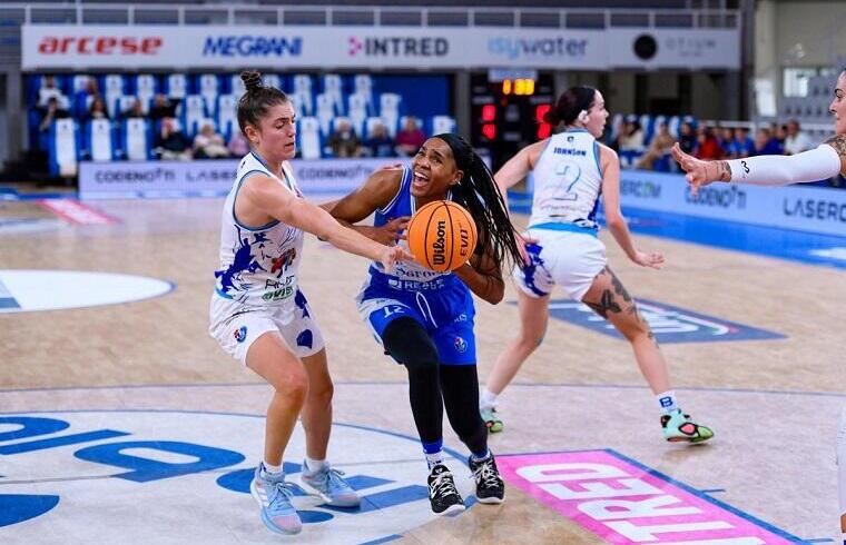 Uno scatto della sfida tra Brescia e Dinamo Women | Foto US Dinamo Sassari