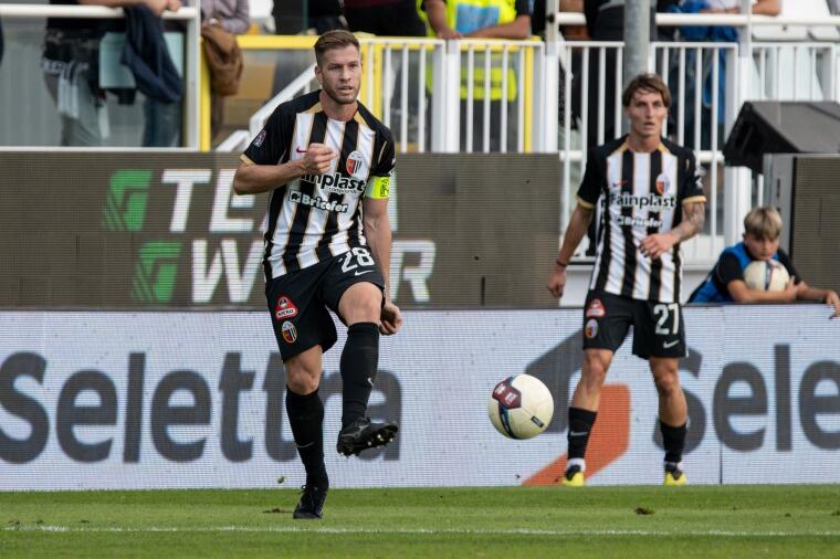 Gagliolo, capitano dei bianconeri | Foto Facebook Ascoli Calcio 1898