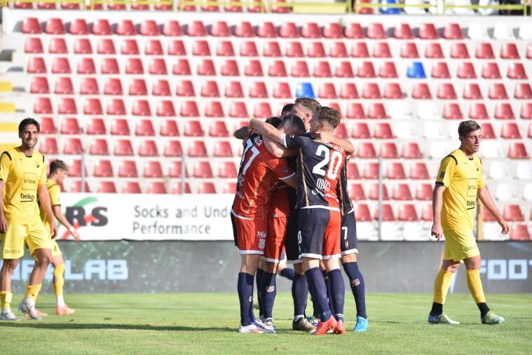 L'esultanza rossoblù al gol di Dametto in Torres-Pianese | Foto Alessandro Sanna