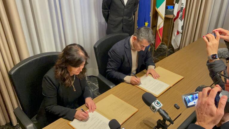 La firma dell'Accordo di programma Regione Sardegna-Comune di Cagliari sul nuovo stadio | Foto Centotrentuno