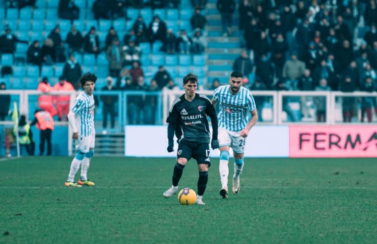 Pato Goglino, attaccante del Sestri Levante in prestito dalla Torres, in azione contro la SPAL | Foto Nicolò Farina