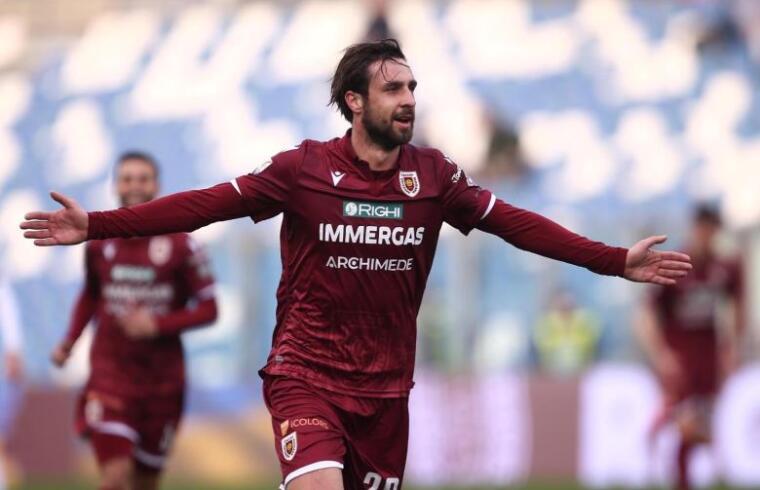 Luca Zamparo, nuovo attaccante della Torres, esulta dopo un gol ai tempi della Reggiana | Foto A.C. Reggiana