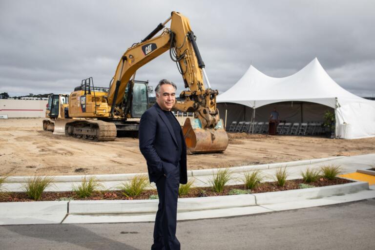 Ebbie Khan Nakhjavani, ceo di EKN Development Group